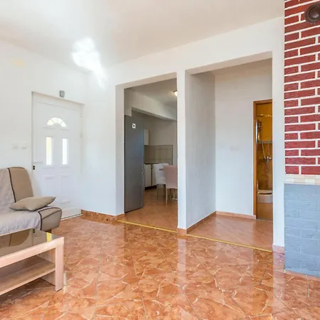 Two-bedroom In Semesterbostad Vrana (Zadar)