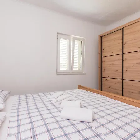 Two-bedroom In Vrana (Zadar)