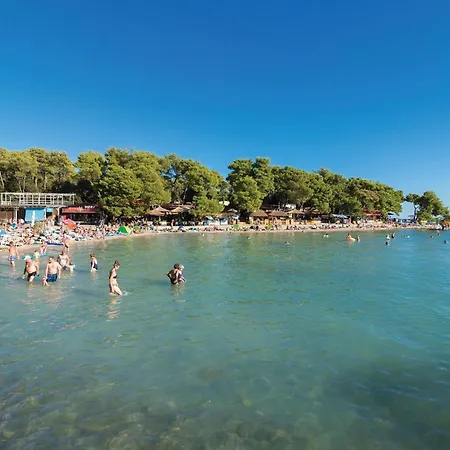 Two-bedroom In 度假居 *